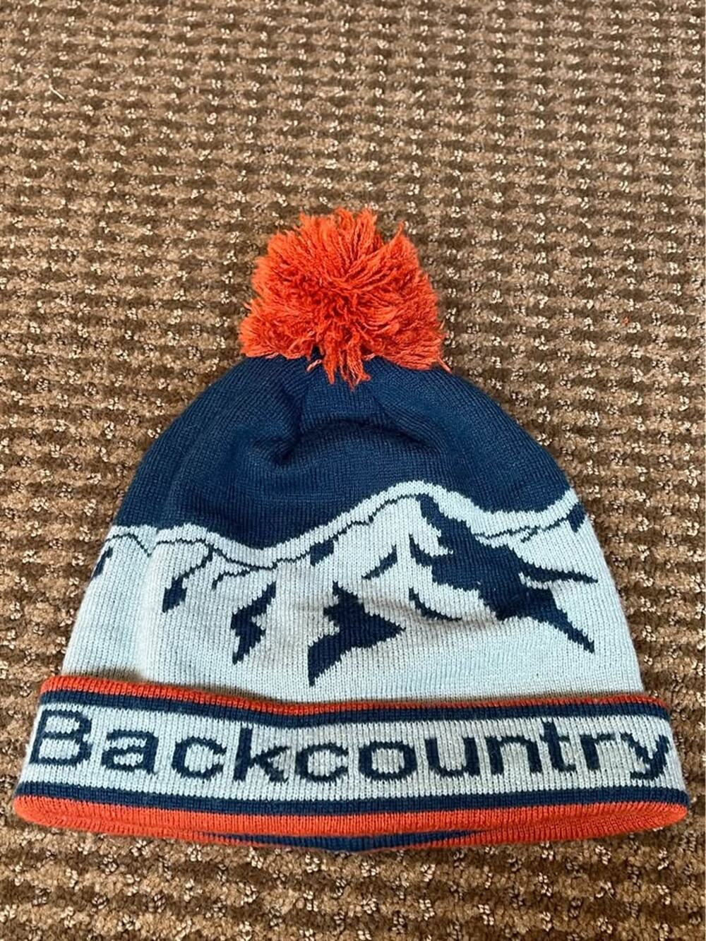 🏔️💙Backcountry Mountain themed beanie. OSFM. Unisex. EUC!💙🏔️